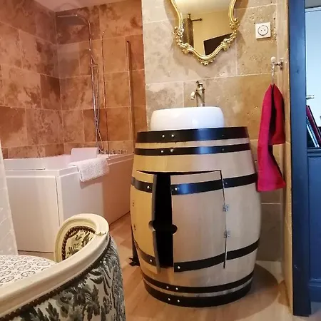 Appartement Romantisme Et Glamour Avec ,jardin Proche Zenith Dijon