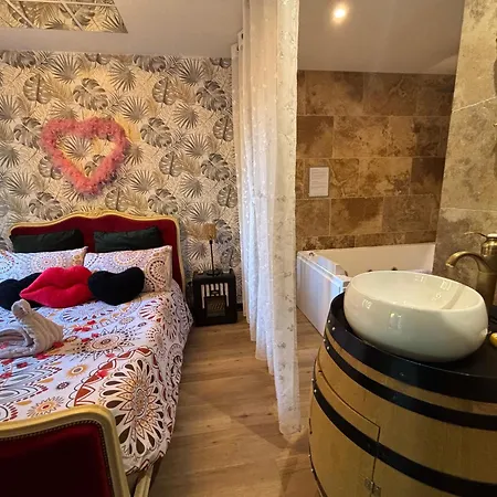 Romantisme Et Glamour Avec ,jardin Proche Zenith