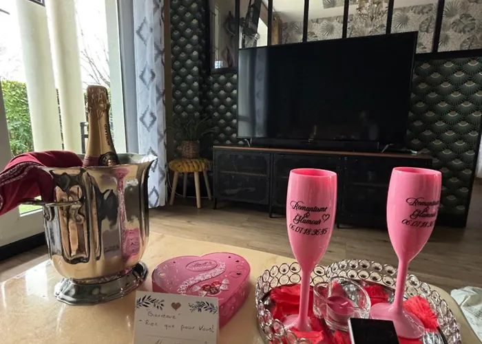 Romantisme Et Glamour Avec ,jardin Proche Zenith 아파트