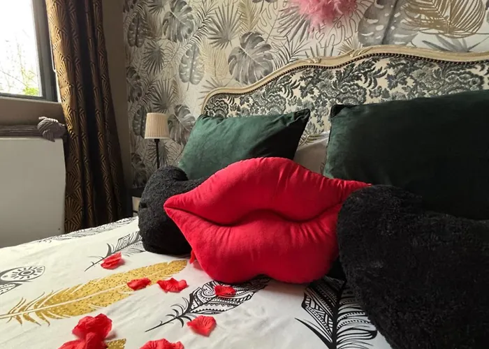 아파트 Romantisme Et Glamour Avec ,jardin Proche Zenith